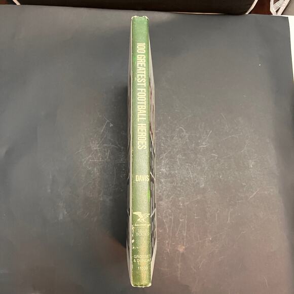 100 Greatest Football Heroes (Illustrated True Books) - Picture 3 of 13